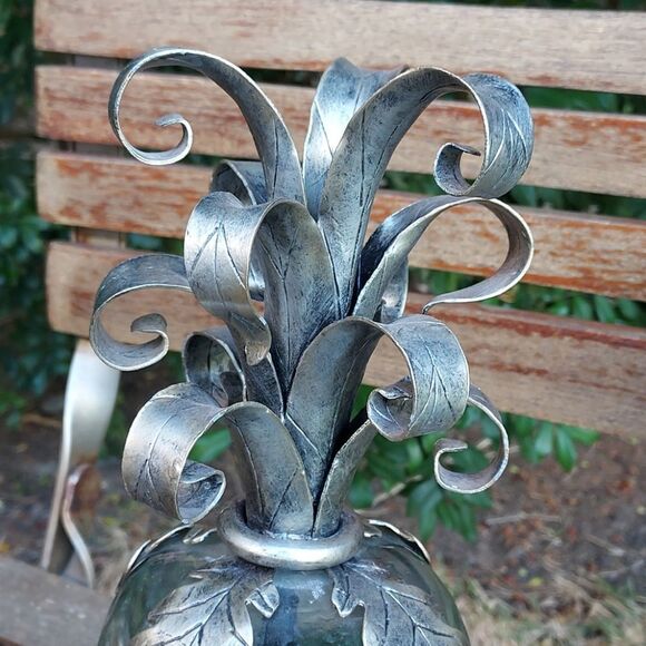 Beautiful Glass and Metal Pineapple - Picture 6 of 7